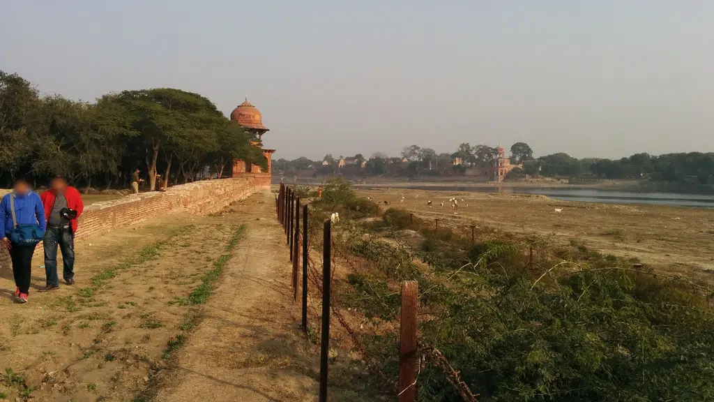 Vartual black Taj Mahal
