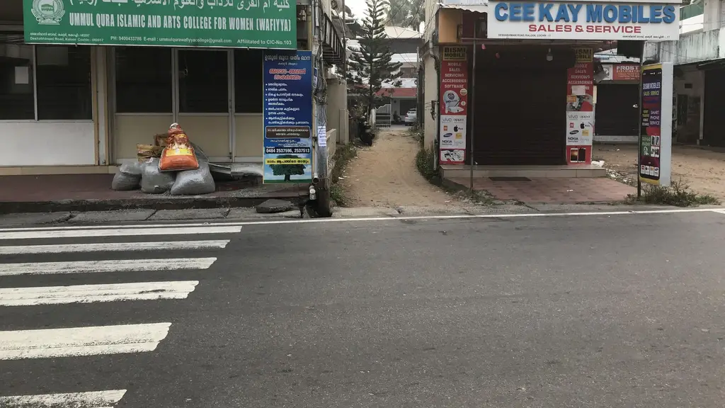 White Diamond Hair Cutting Saloon