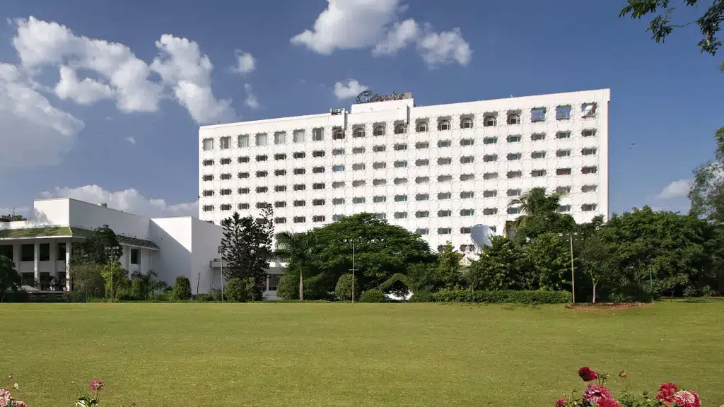 Hotel Clark Awadh Lucknow