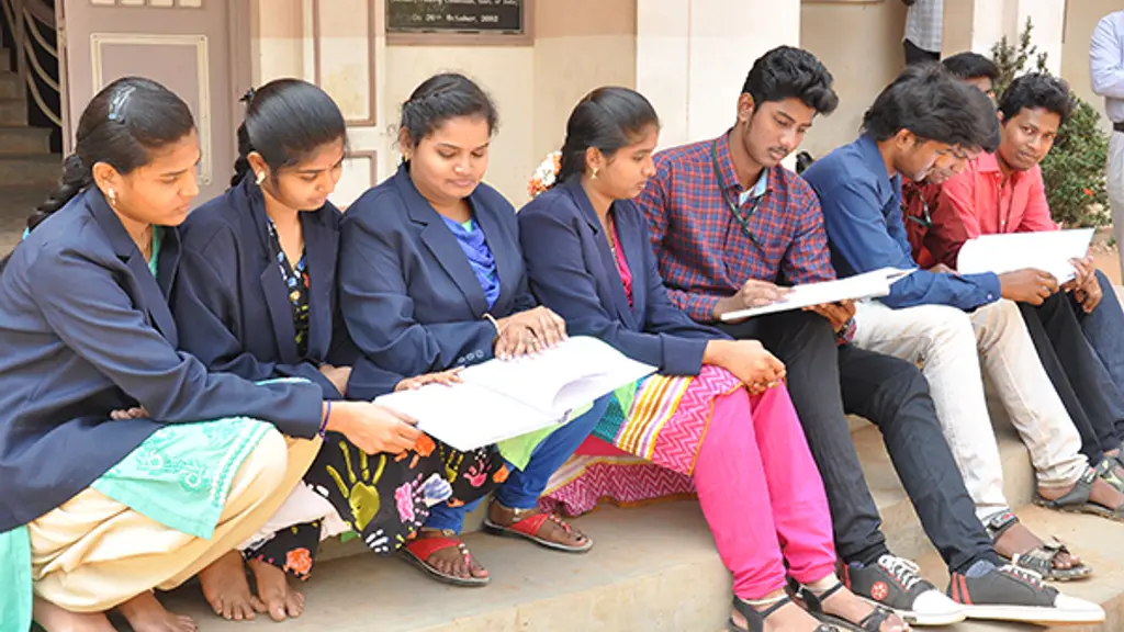 Urumu Dhanalaksmi College