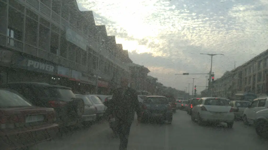 Apna Bazaar Lal Chowk Parking