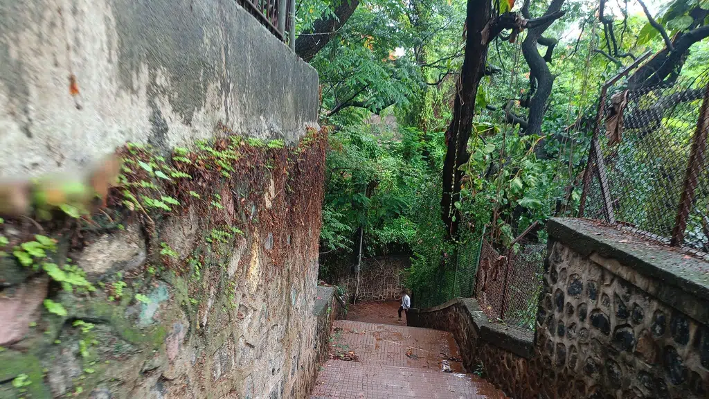 Hanging Garden and Kamla Nehru Park