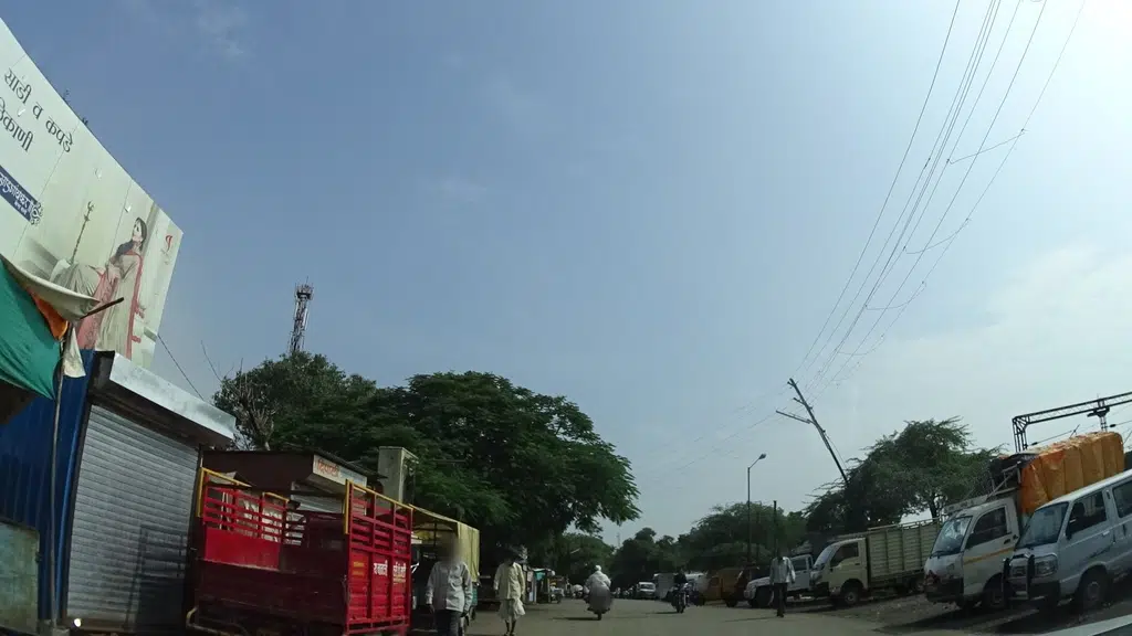 Phone Wale Nandgaon
