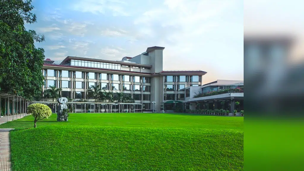 Vintage Terrace Lounge Bar