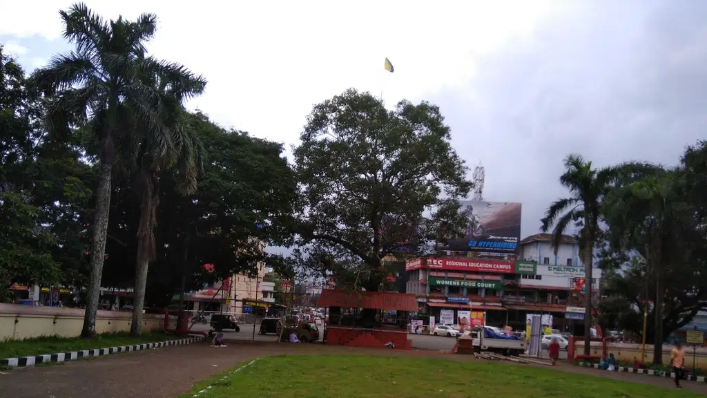 West Entrance - Vadakkumnathan Temple
