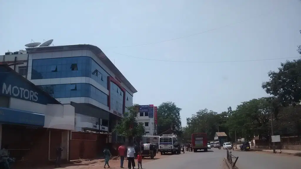 Madhu SKS Pro Makeup Studio and Academy