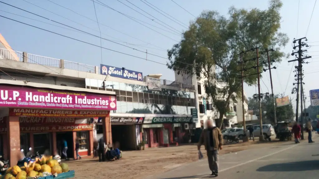 Raj Mahal Restaurant