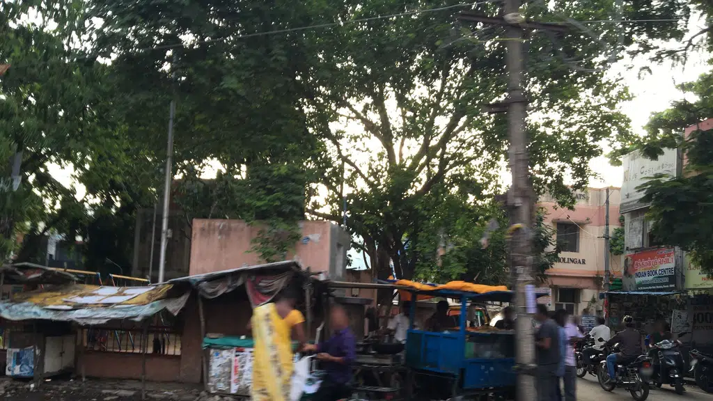 Paattan Kadai - Pudhaiyal