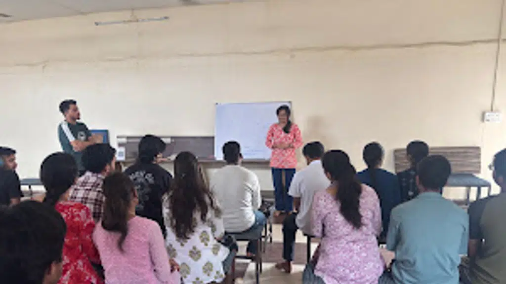 English language institute in gumaniwala