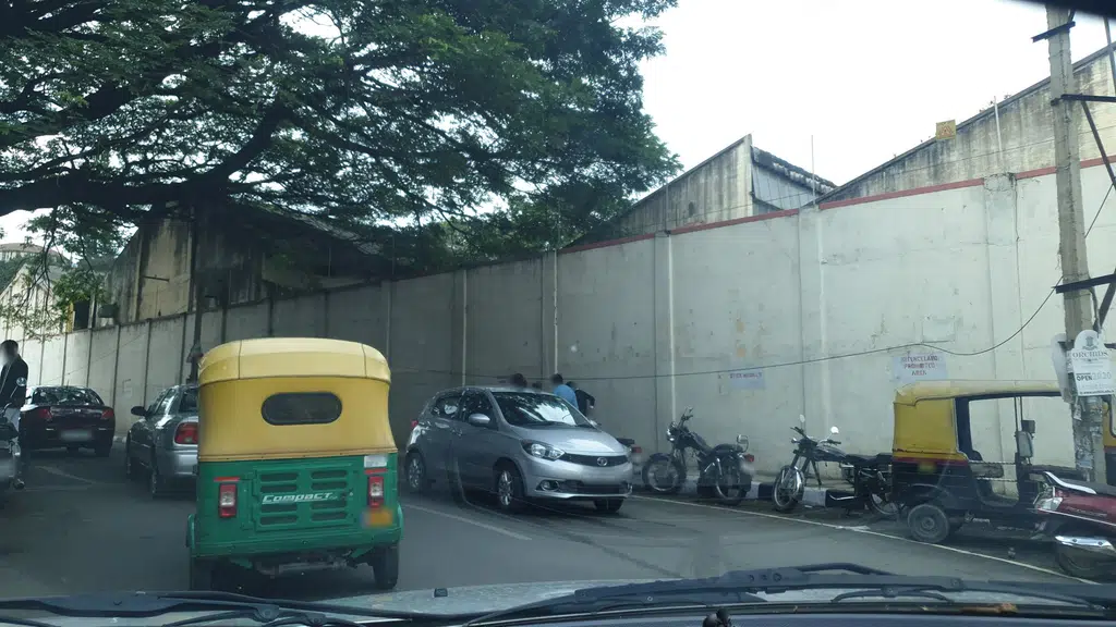 Metro Service Repair Corner