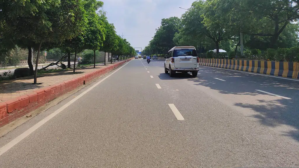 Noida Greater-Noida Expressway Sector-162 Gulawali Noida, Uttar Pradesh.