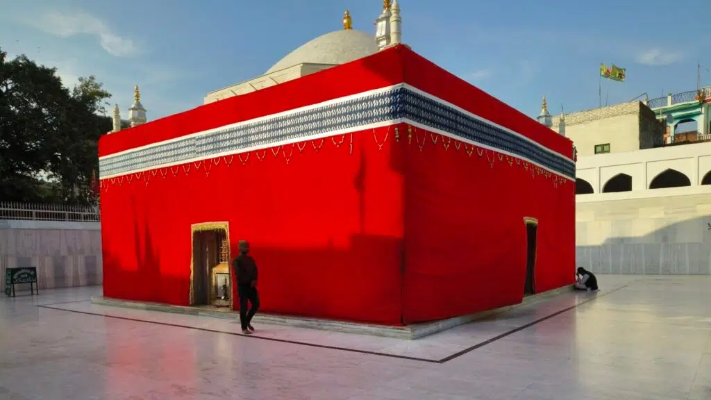 Khanqahe Madariya Makanpur خانقاہ مداریہ مکنپور