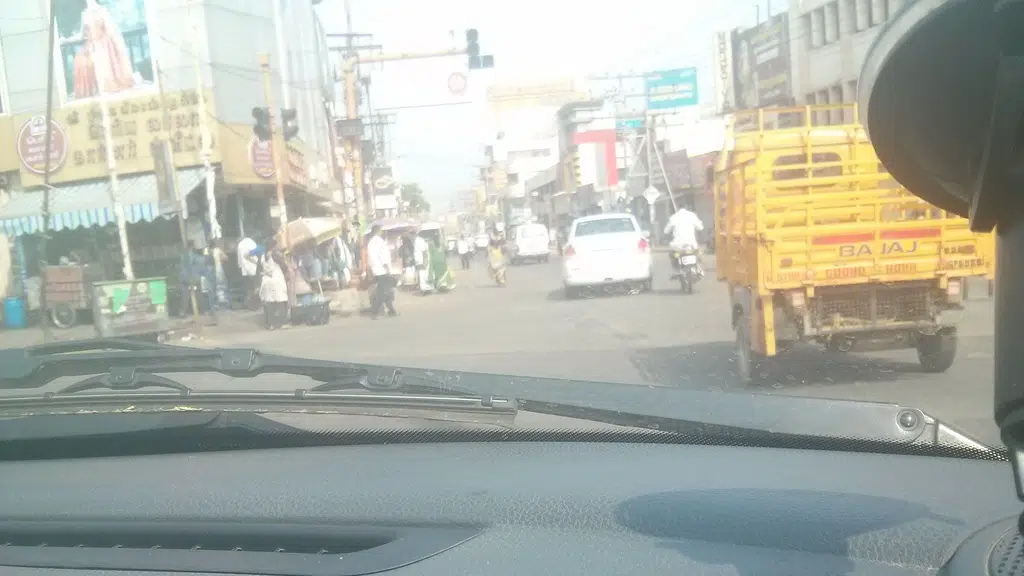 Sri Pazhamudhir Nilayam
