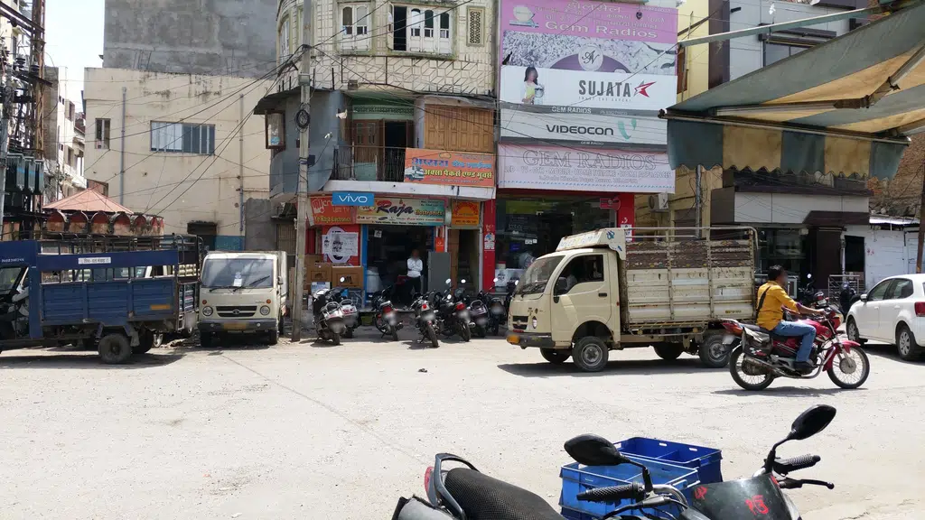 Divya beauty parlour