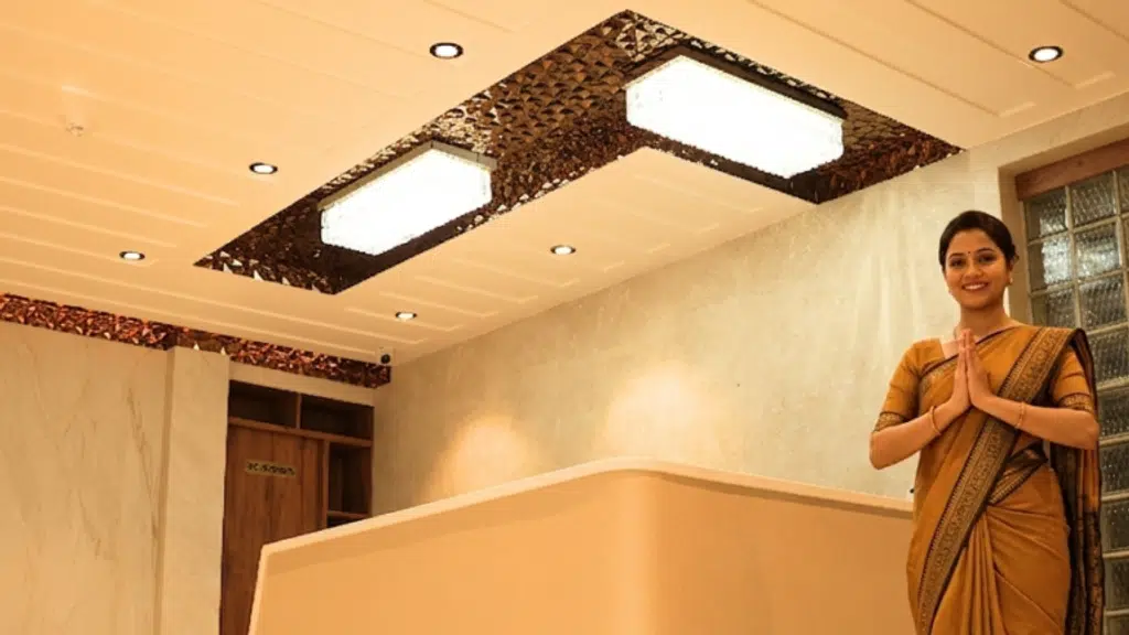 Hotel Regal Crest
