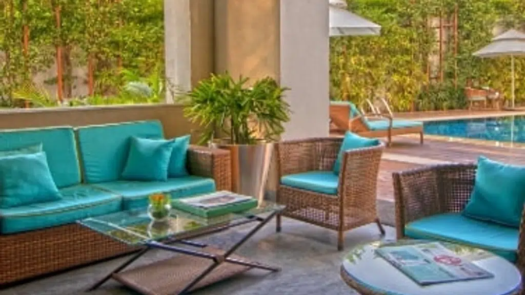 DLF King's Court