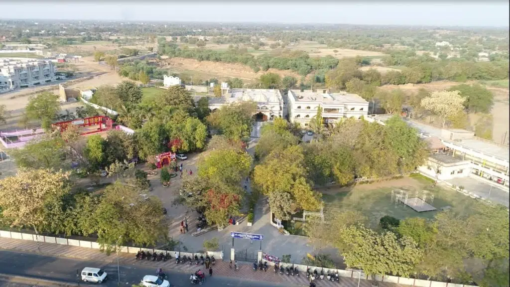 SIPS English School_Hathijan