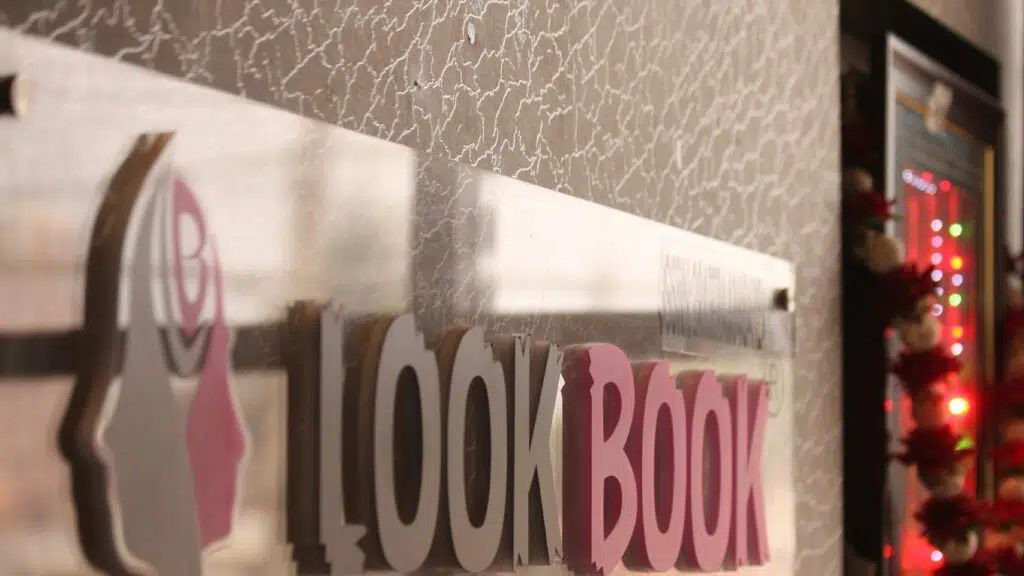 Look Book Unisex Professional Salon