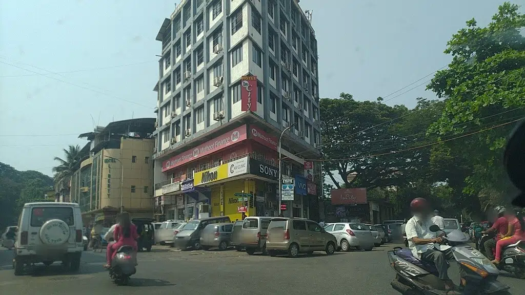Lenovo Service Center - Thru Karvy innotech Limited