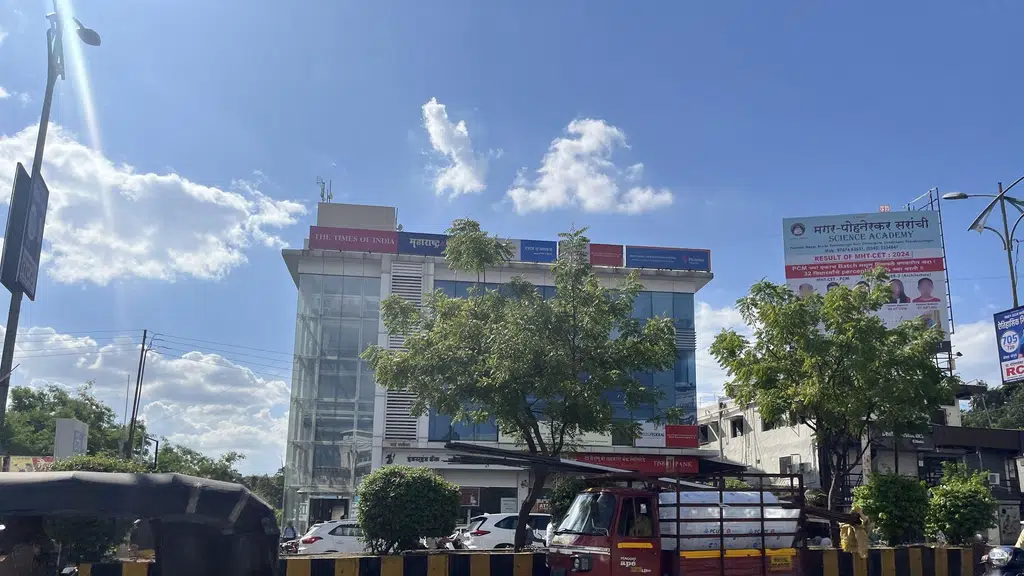 Jadgaonwala Jewellers.