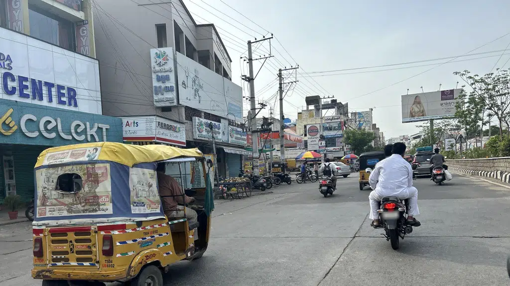 Kaveri Bar And Restaurant Lounge
