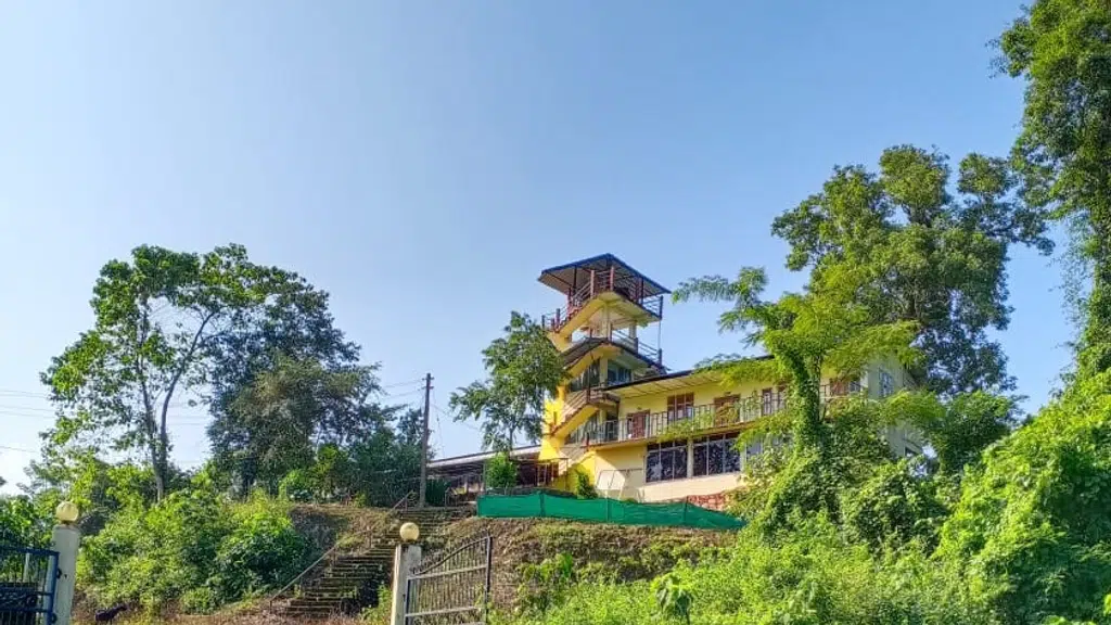 Kaziranga Hills N Lake Resort
