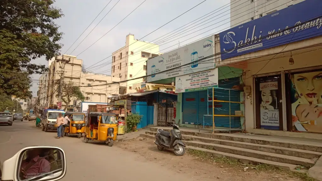 Varshitaa Reddy Matching and Saree Centre