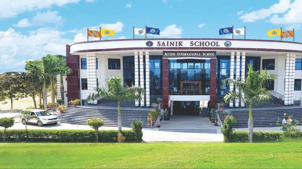 Access International Sainik School Nawabganj Prayagraj