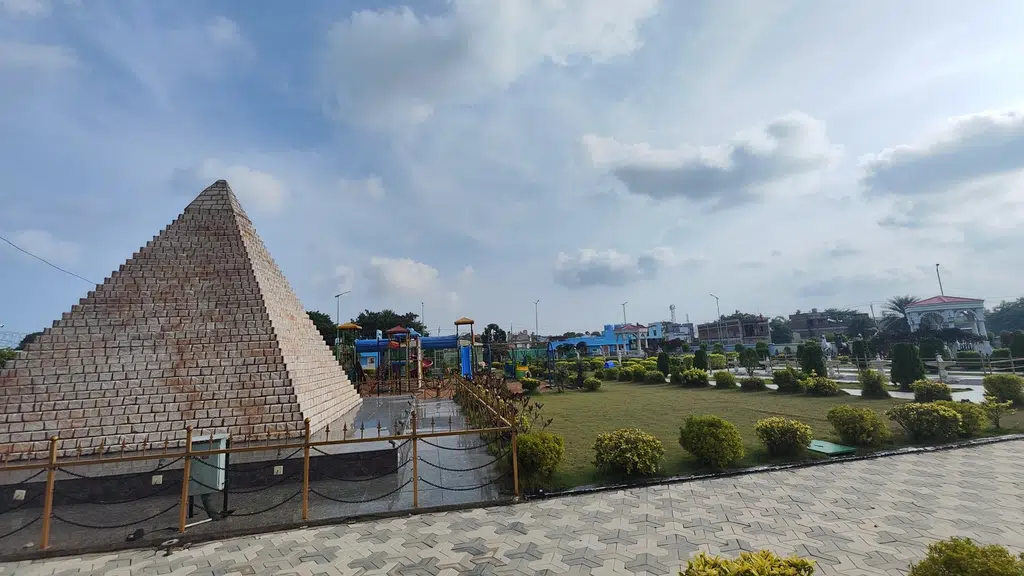 Seven Wonders Park, Chatrapur