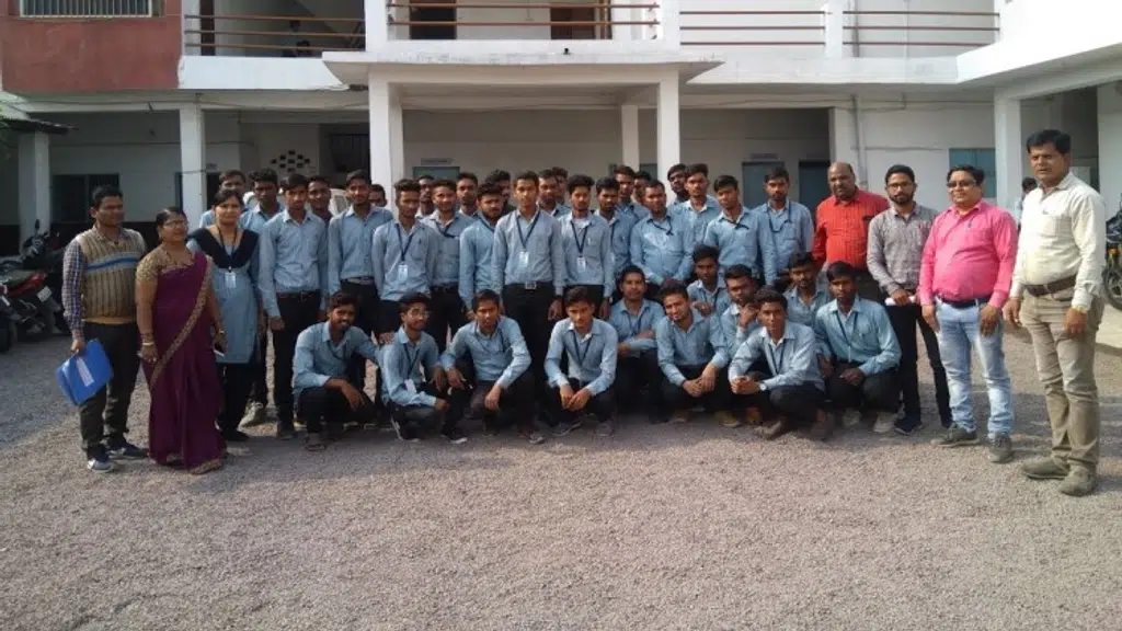 YASH ITI Lachhanpur Champa
