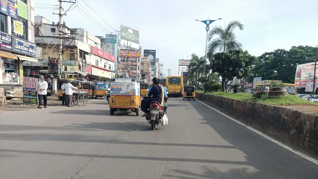 Sri Vasavi cloth market