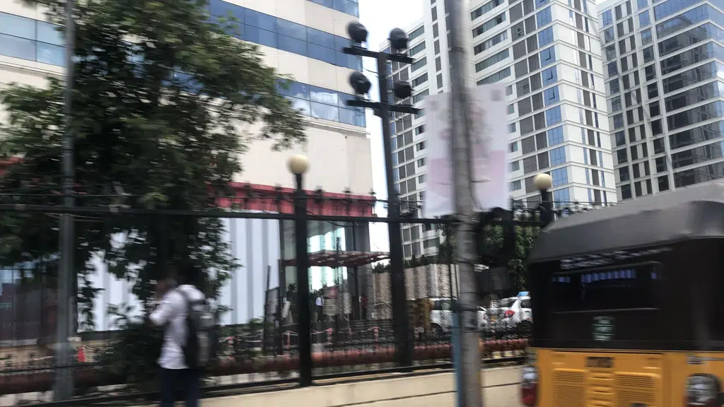 K11 Express - Opp Express Avenue