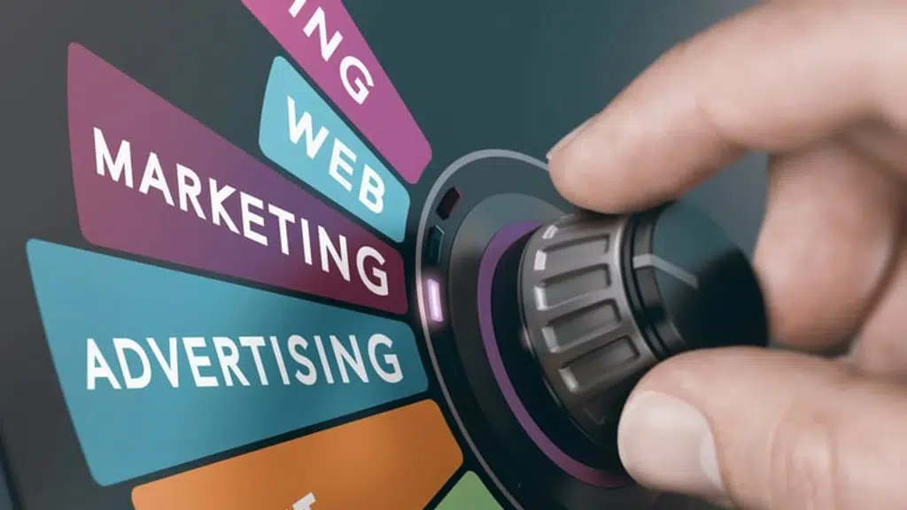 Color Curve Advertisers