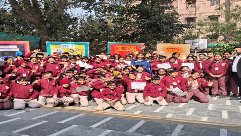 Dayanand Model Sr. Sec. School