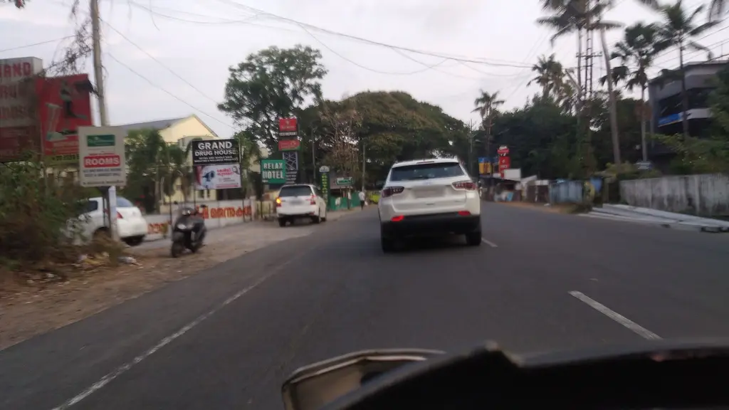 Kodungallur Nediyathali Shiv Temple