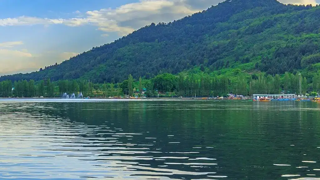 Jammu & Kashmir Travel & Tourism Information