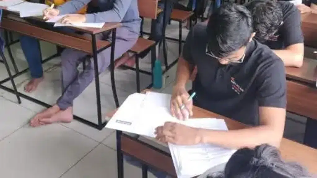 Scholars Hub Academy, Pune - JEE, NEET, MHT CET