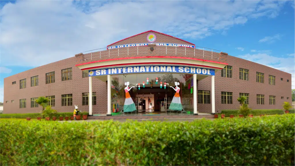 S R International School
