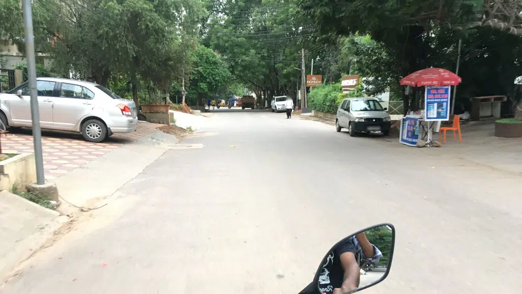 Arnav Plaza