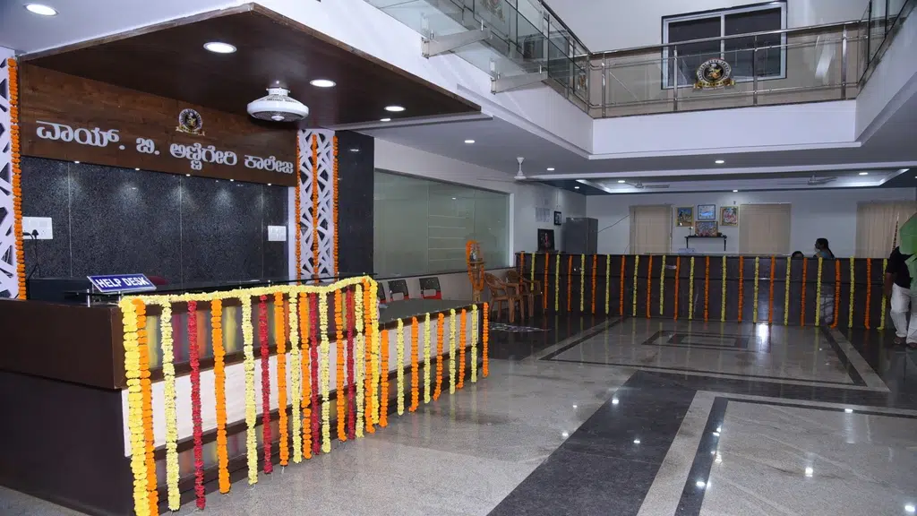 Y. B. Annigeri PU Science and Commerce College