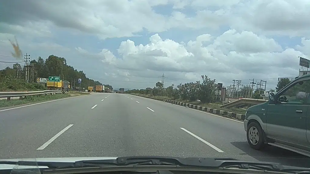 VRL Bus Tumakuru-Checkpoint