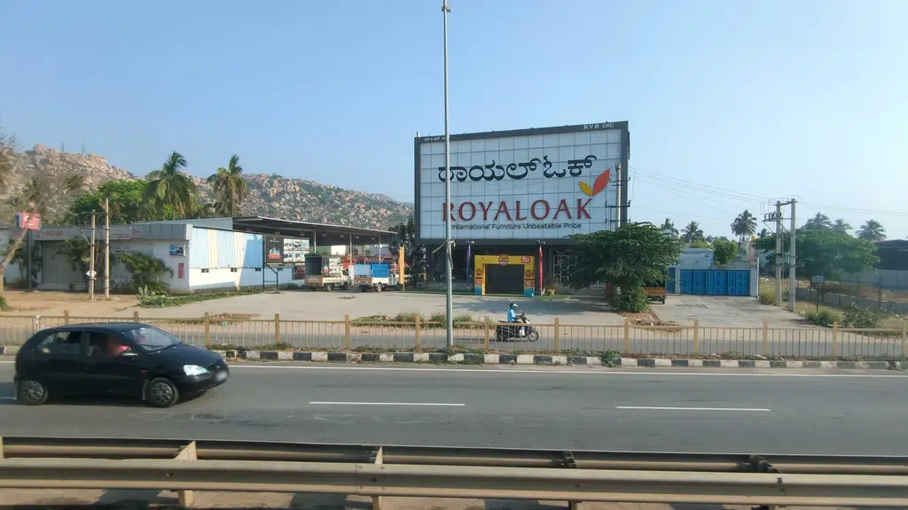Mandovi Motors