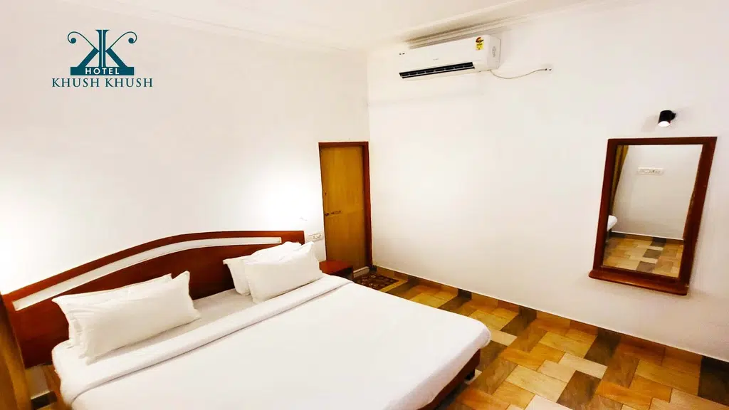 Khush Khush Hotel