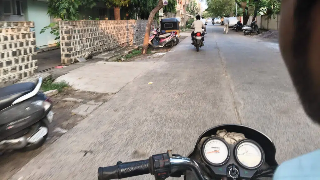 Suzuki Motorcycle (Saripudi Suzuki, Guntur, Amravathi Road)