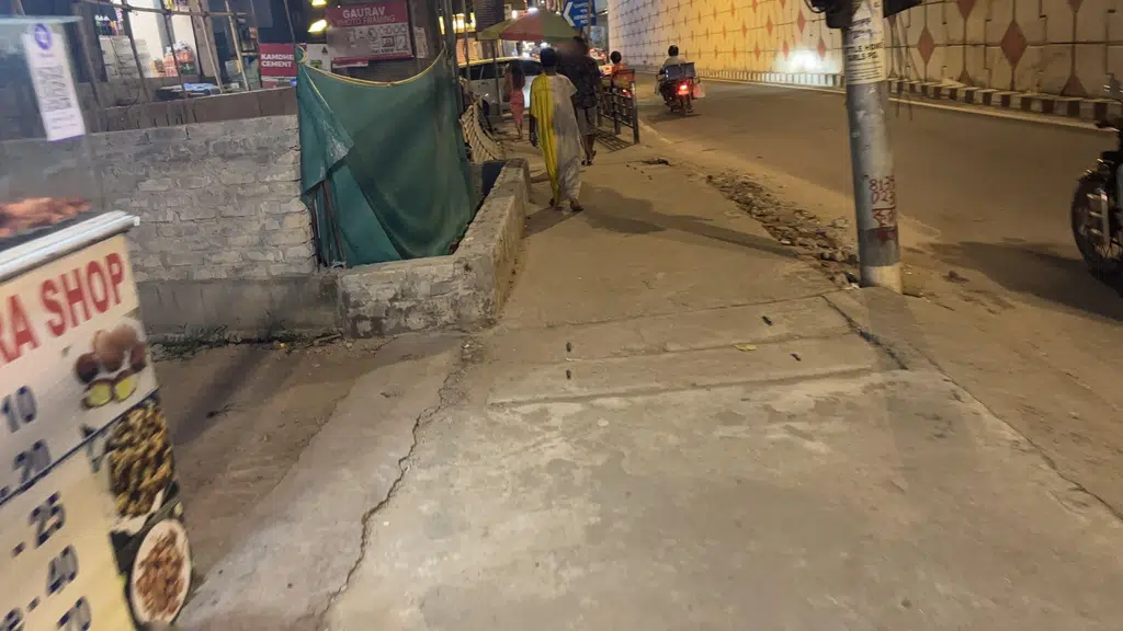 Raju Reyaz Unisex Salon zoo road branch