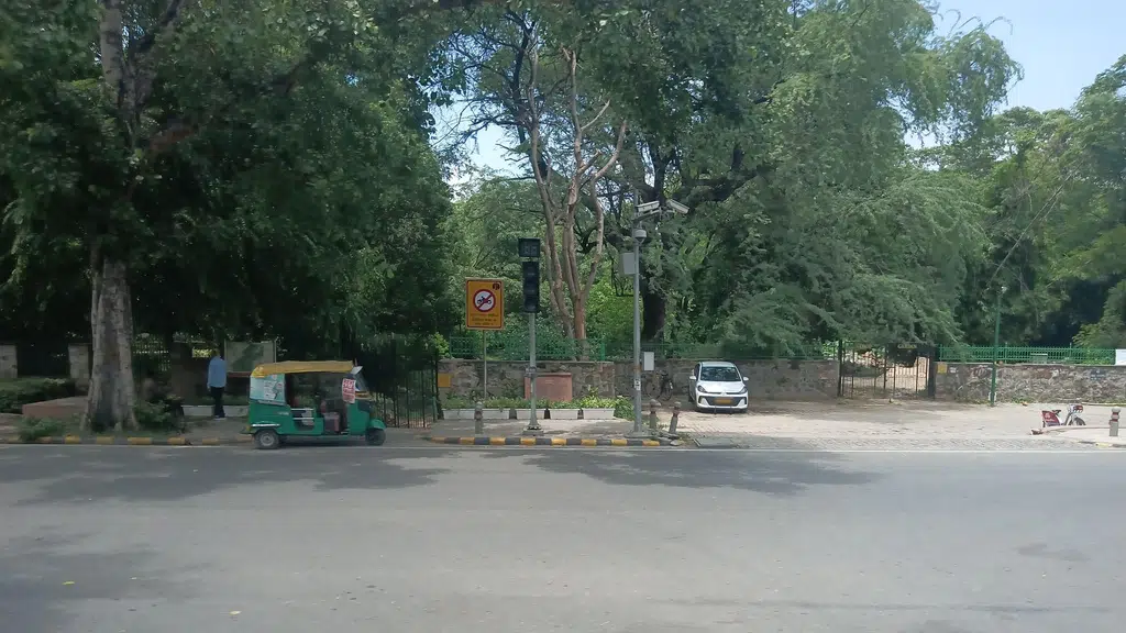 Lodhi Garden Parking Area