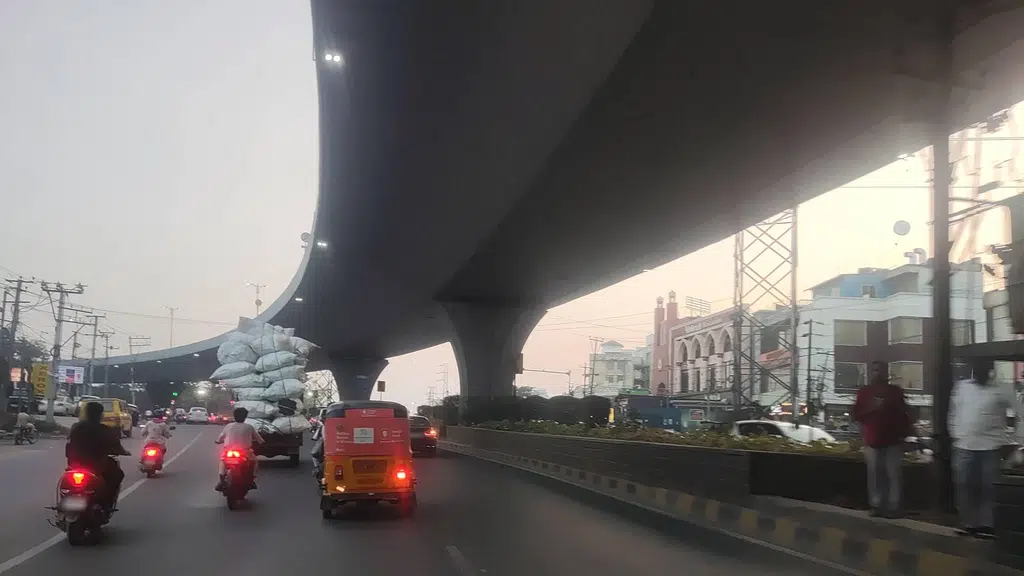 PV Narasimha Rao Express Highway Pillar No 212