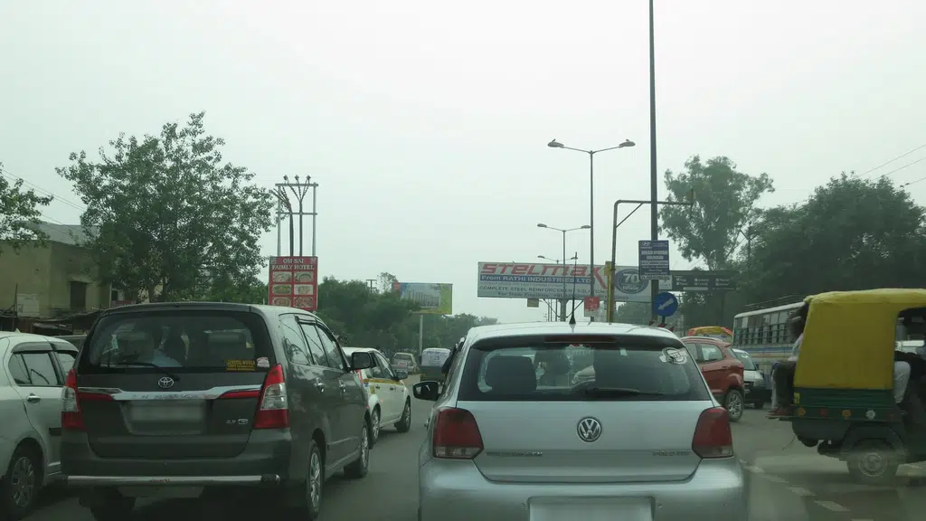 HP WORLD Ghaziabad, Shiney e-Park Private Limited