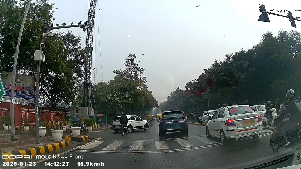 Akbar Travels