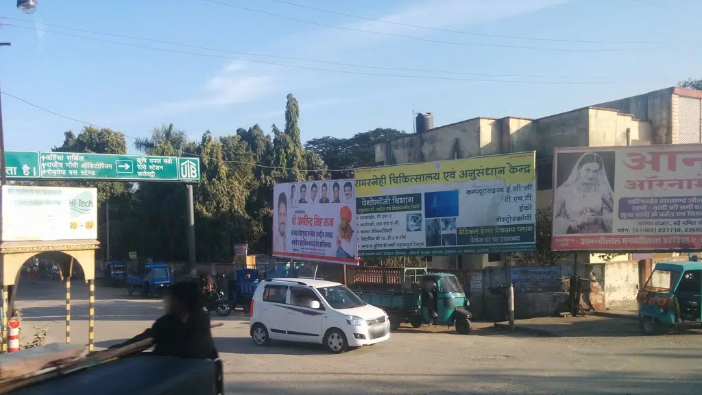 𝗠𝗮𝘆𝘂𝗿 𝗗𝗲𝗰𝗼𝗿 -Wallpaper/PVC Panel/Wpc and Charcoal Louver/Artificial Grass/Wooden Floor/Interior Designer in Bhilwara